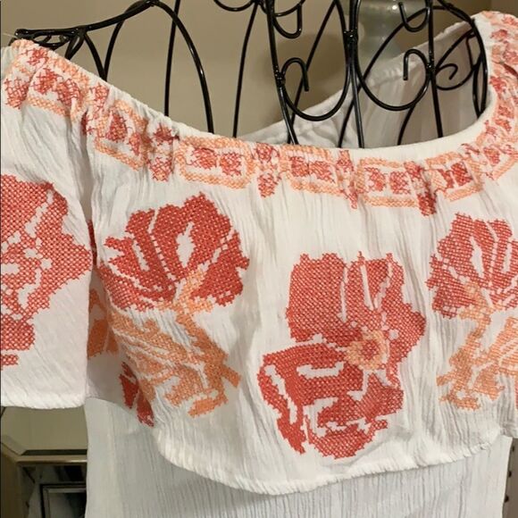Sun & shadow White ruffle top off the shoulder dress size XS - Picture 3 of 7
